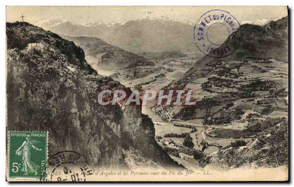 CPA Lourdes La vallee d Argeles et les Pyrenees vues du Pic de Jer