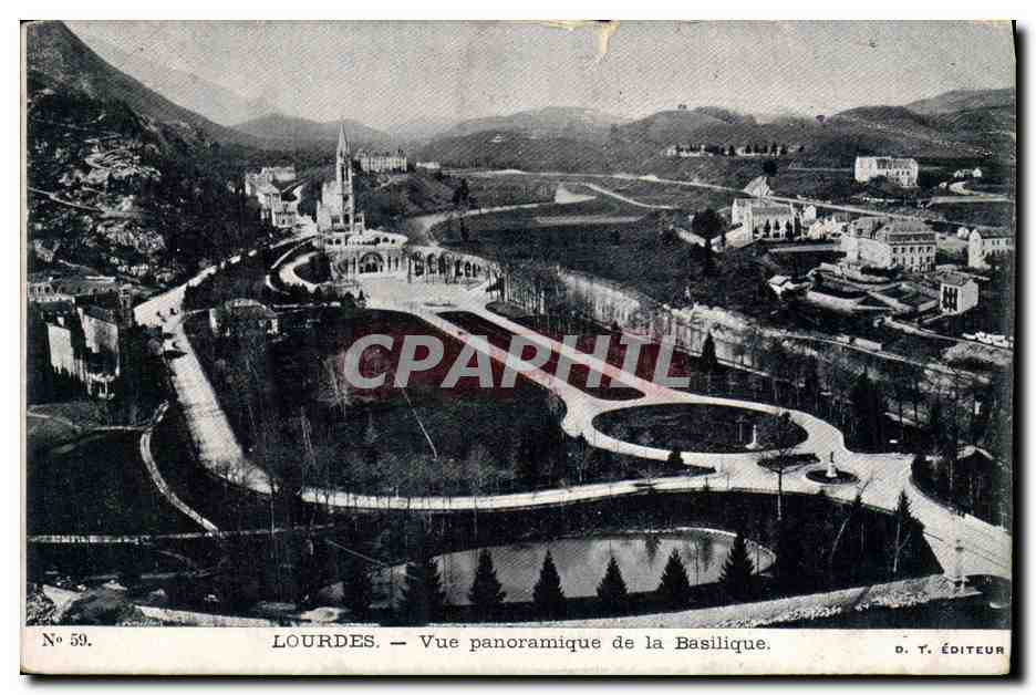 CPA Lourdes Vue Panoramique de la Basilique