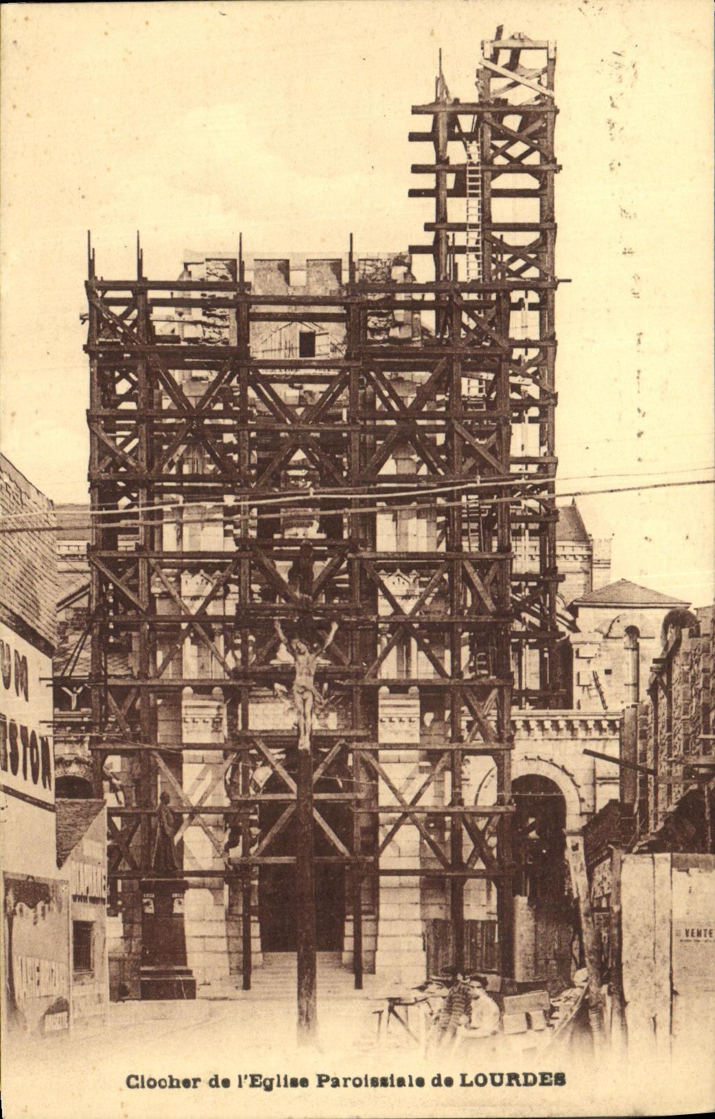 CPA Lourdes L Eglise Paroissiale