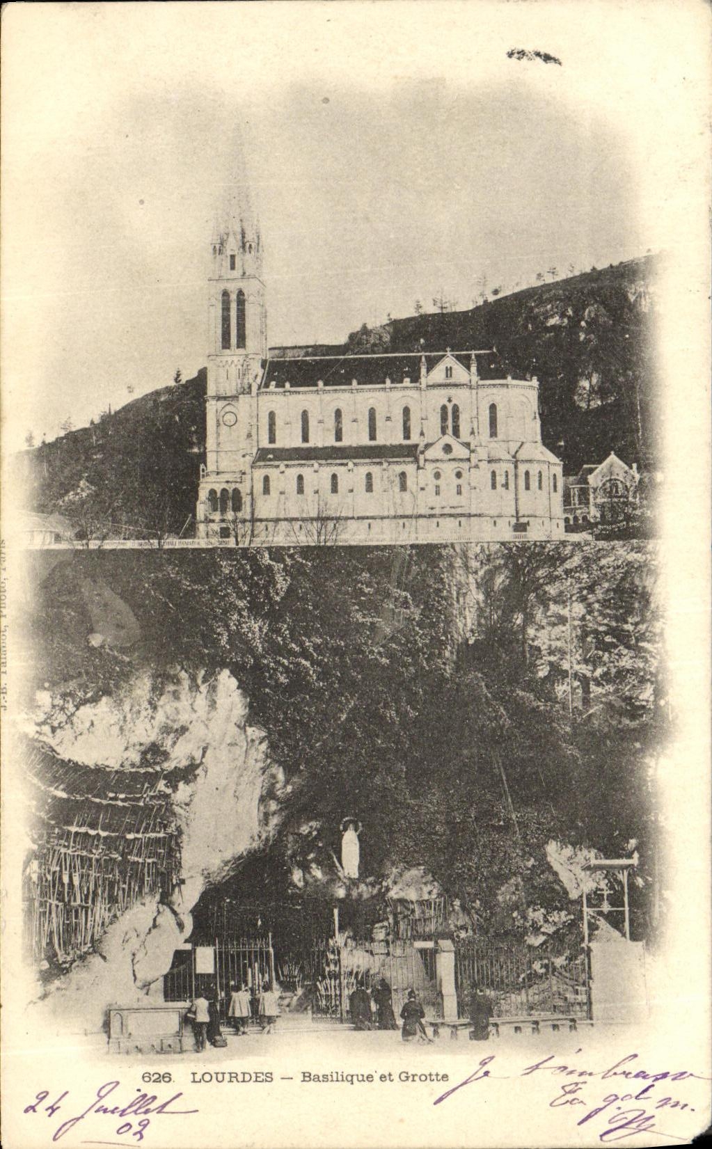 CPA Lourdes Basilique et Grotte