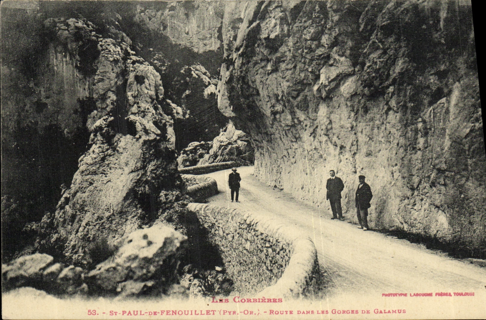 CPA St Paul de Fenouillet Route dans les gorges de Galamus Les Corbieres