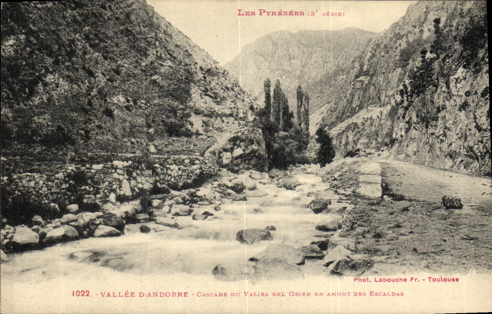 CPA Vallee D Andorre Cascade Du Valira Del Orien en amont des Escaldas Andorre