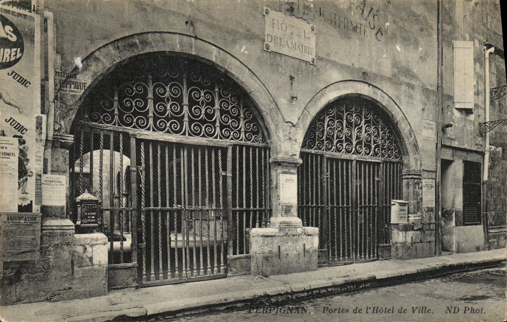 CPA Perpignan Portes de L Hotel de Ville