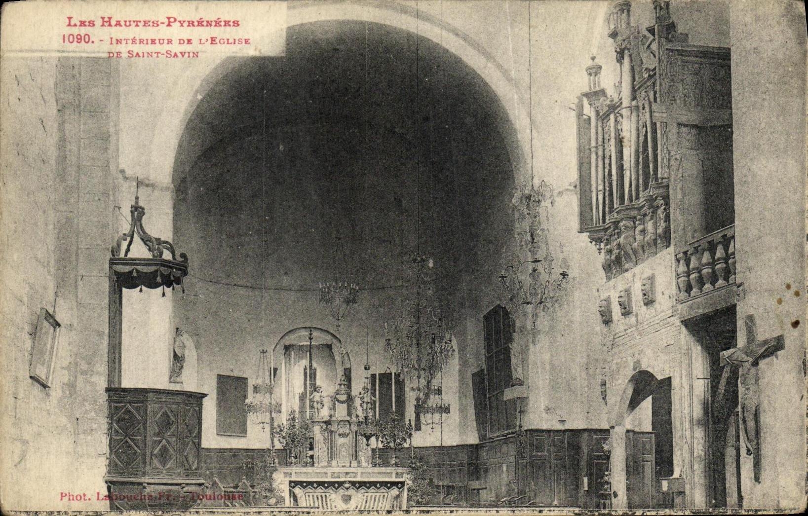 Intérieur de l'église de Saint-Savin — Les Hautes-Pyrénées — Phot. Lajouche-Fr. Toulouse