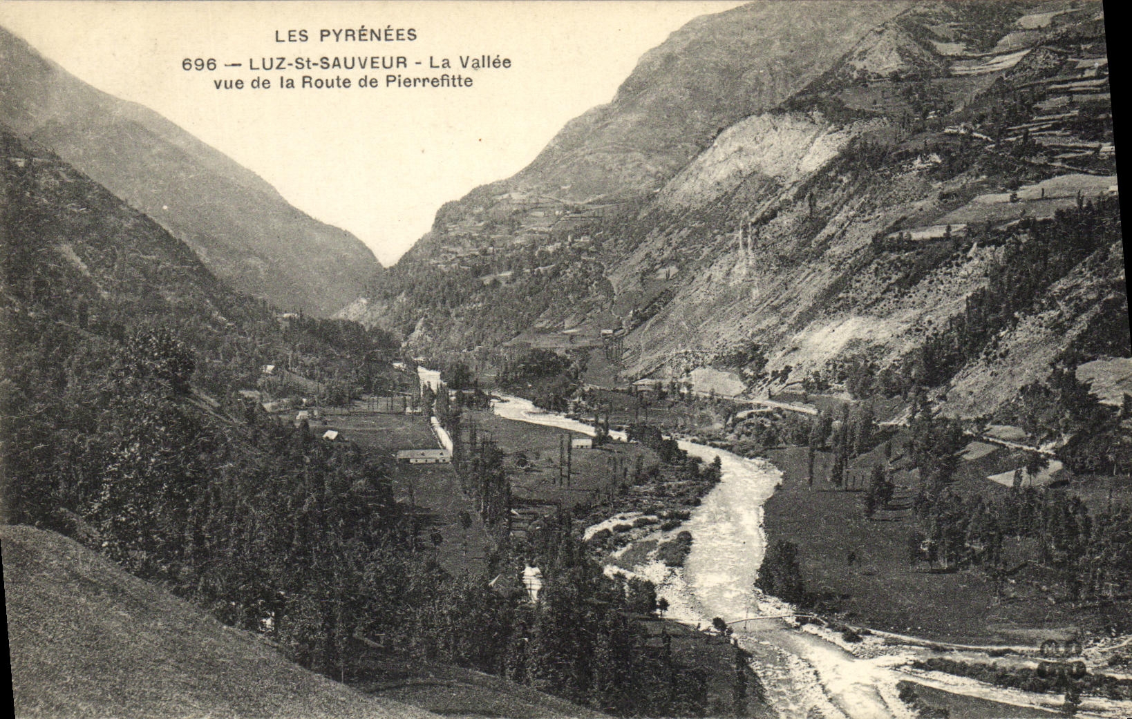 CPA St Sauveur La Vallee Vue de la Route de Pierrefitte