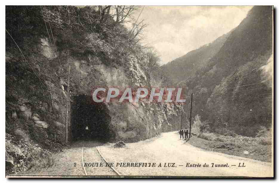 CPA Luz Route De Pierreitte a Luz Entree du Tunnel