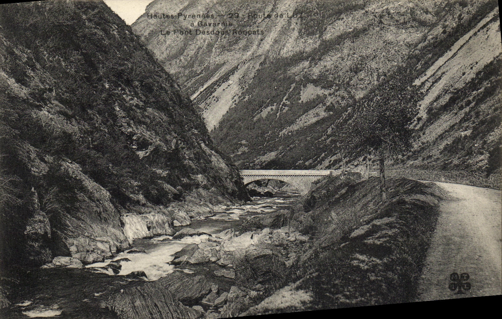 Hautes-Pyrénées — Route de Luz à Gavarnie — Le Pont des Que Roupets