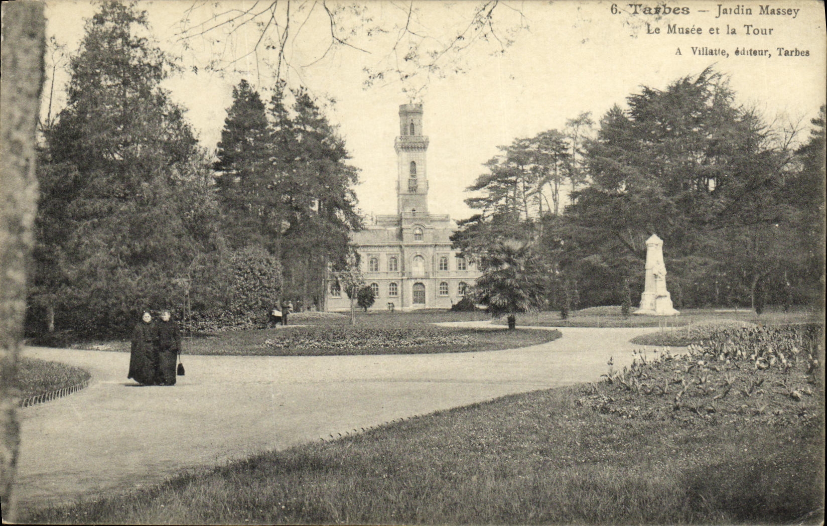CPA Tarbes Jardin Massey Le Musee et la Tour