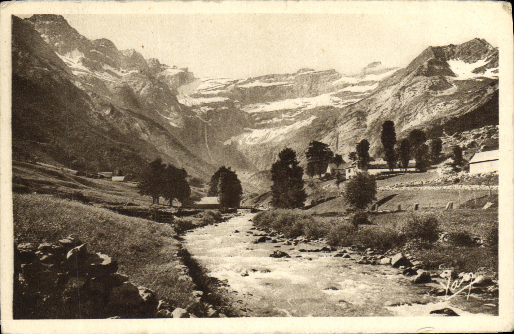 CPA Gavarnie Le Cirque et le Gave