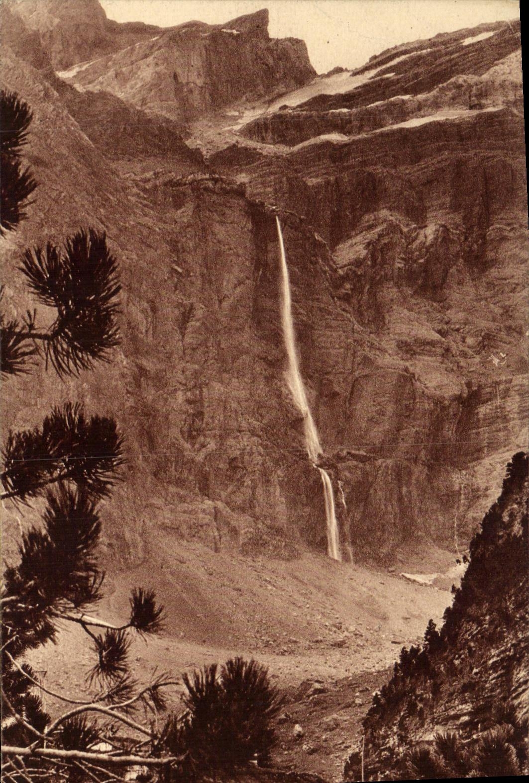 Gavarnie — Au Cirque — La Grande Cascade (422 mètres de chute) — Édition Jové, Pau (B.P.)