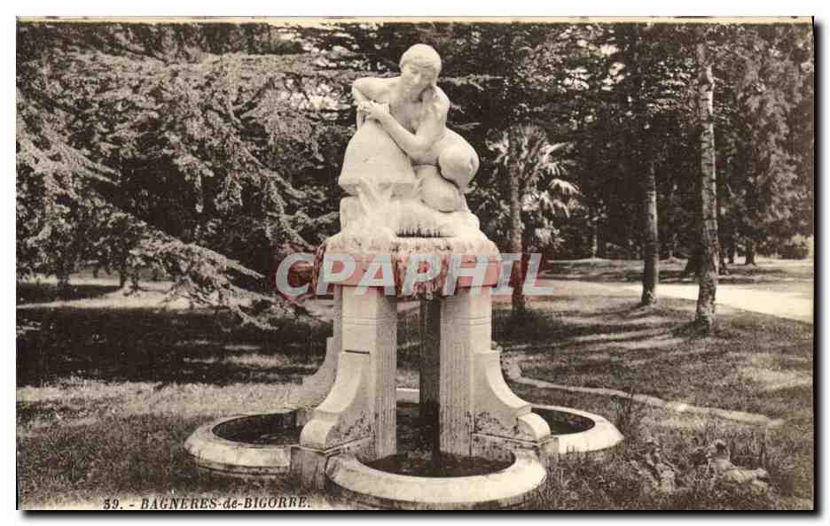 CPA Bagneres de Bigorre Statue