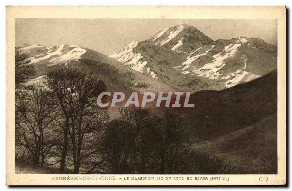 CPA Bagneres de Bigorre Le Massif du pic du Midi en hiver
