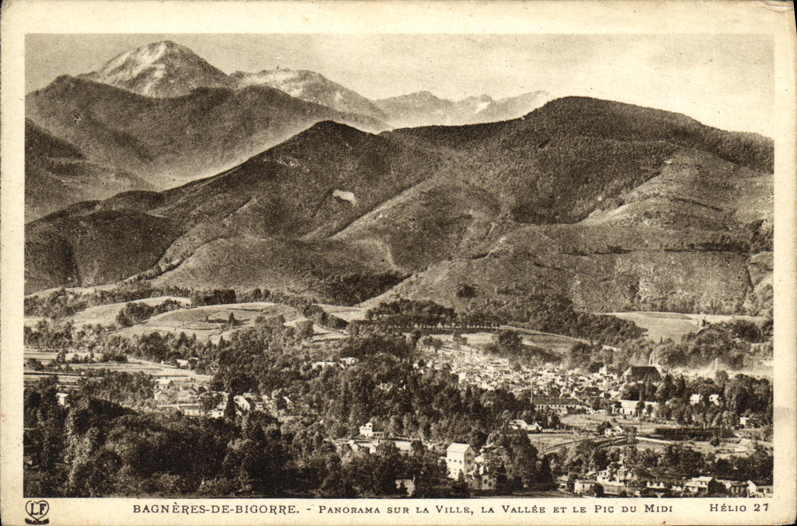 Bagnères-de-Bigorre - Panorama sur la ville, la vallée et le Pic du Midi - Hélio 27
