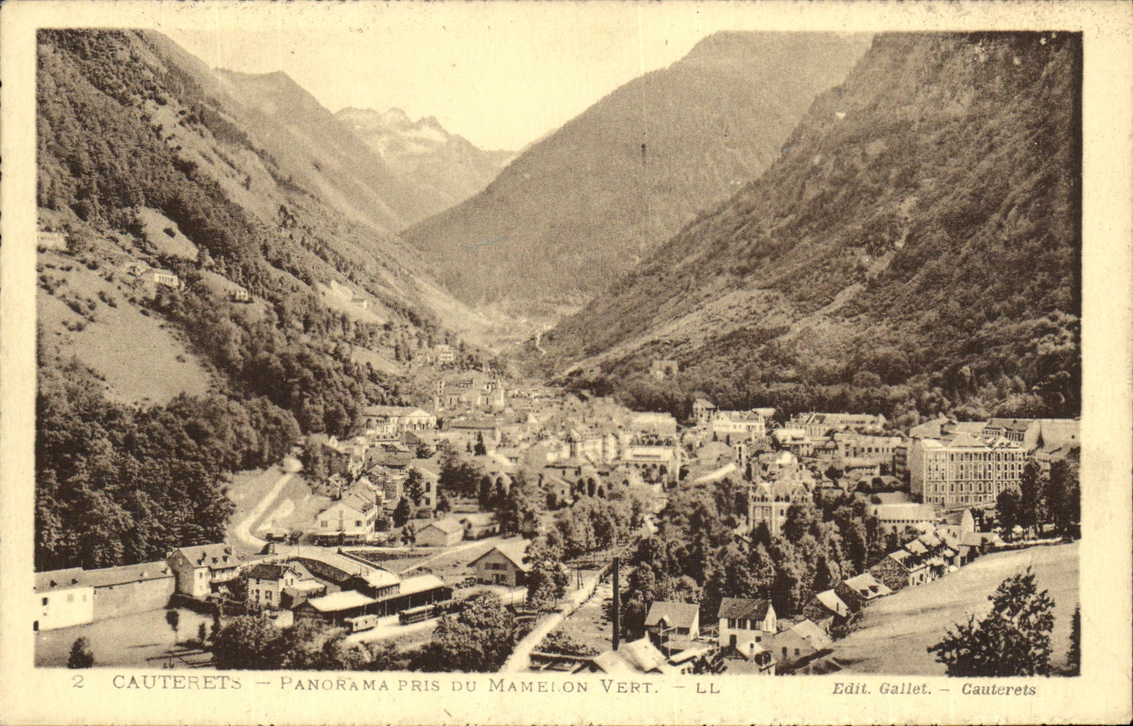 CPA Cauterets Panorama pris du Mamelon Vert