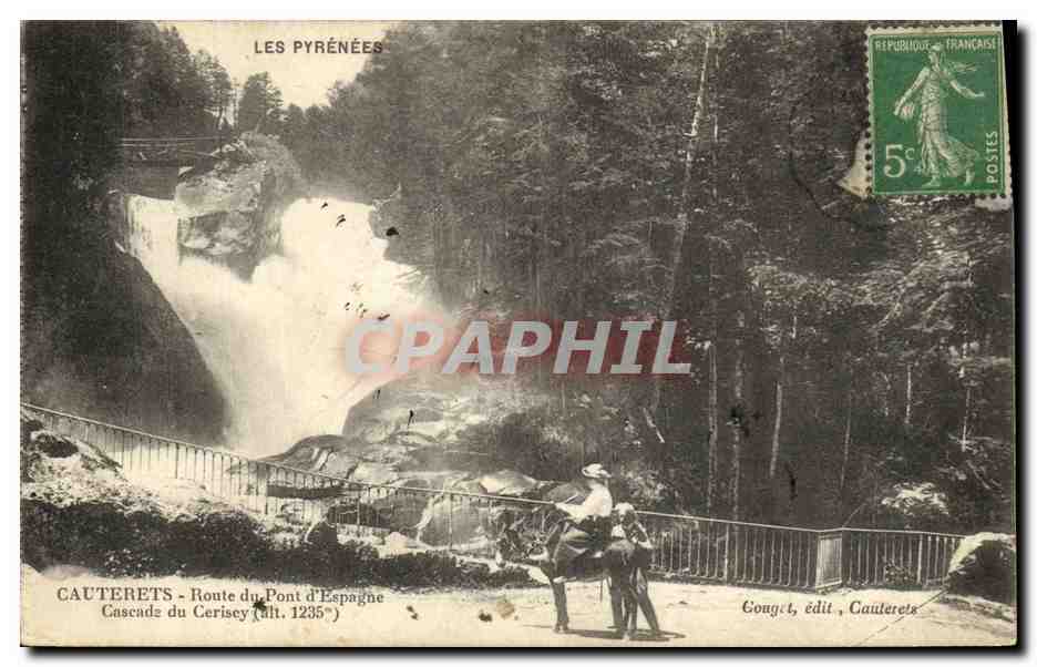 CPA Cauterets Route Pont d Espagne Cascade du Cerisey 