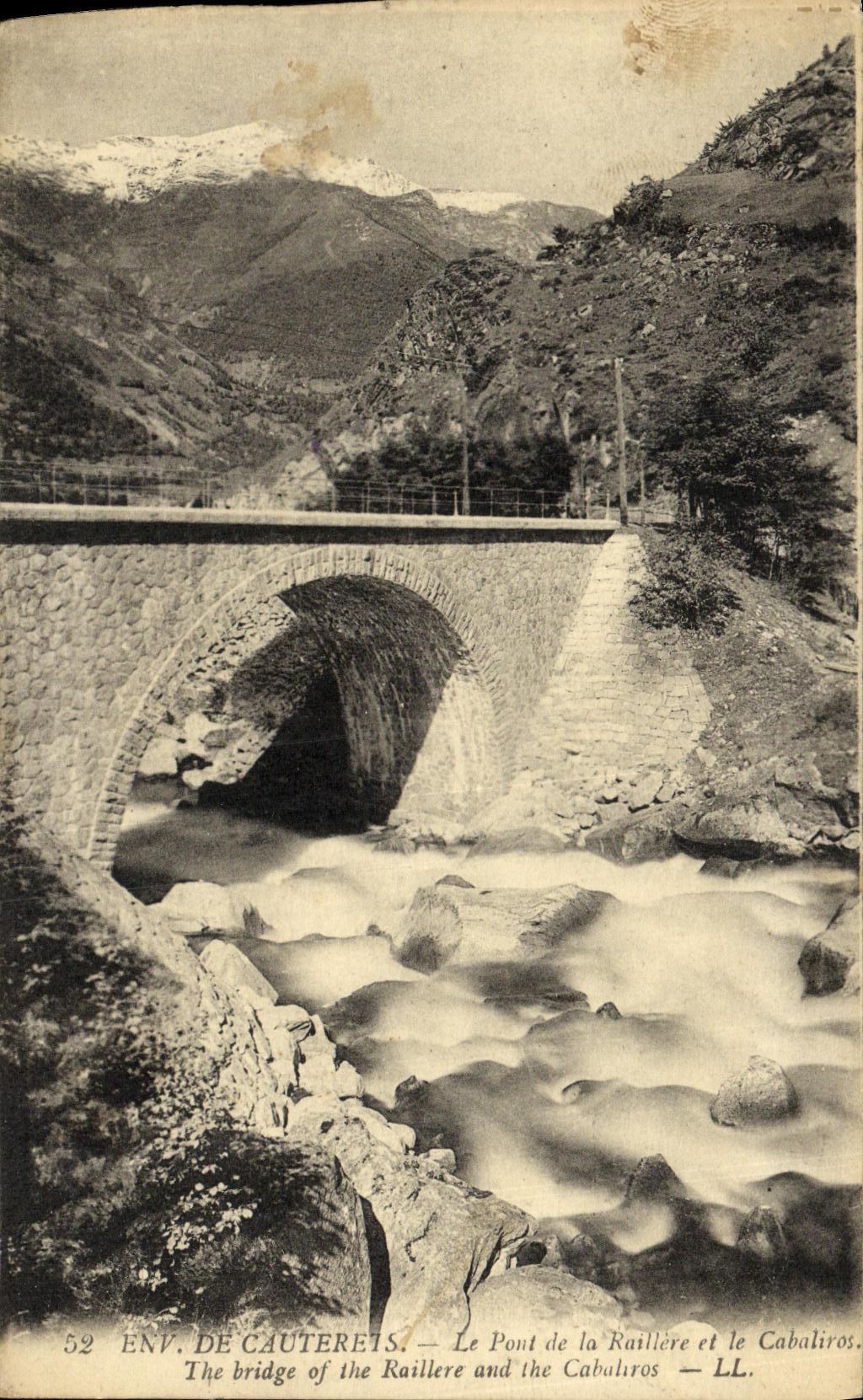 CPA Cauterets Le Pont de la Ratillere et le Cabaliros