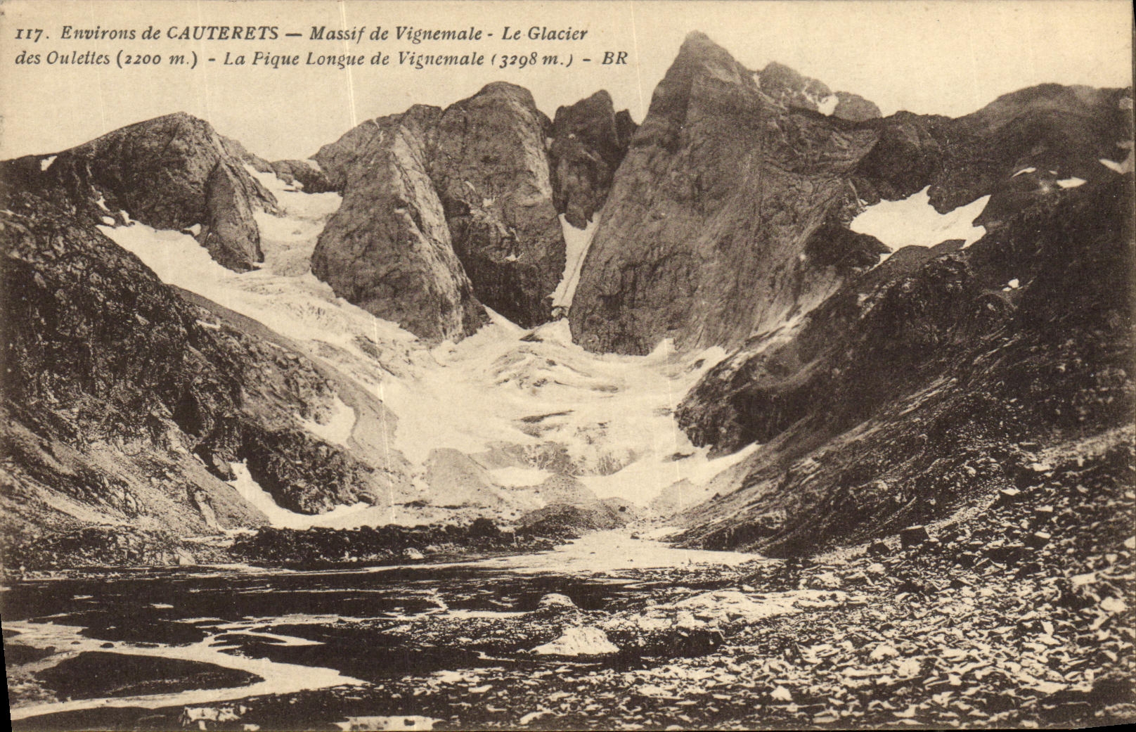 Environs de CAUTERETS — Massif de Vignemale — Le Glacier des Oulettes (2200 m.) — La Pique Longue de Vignemale (3298 m.) — BR