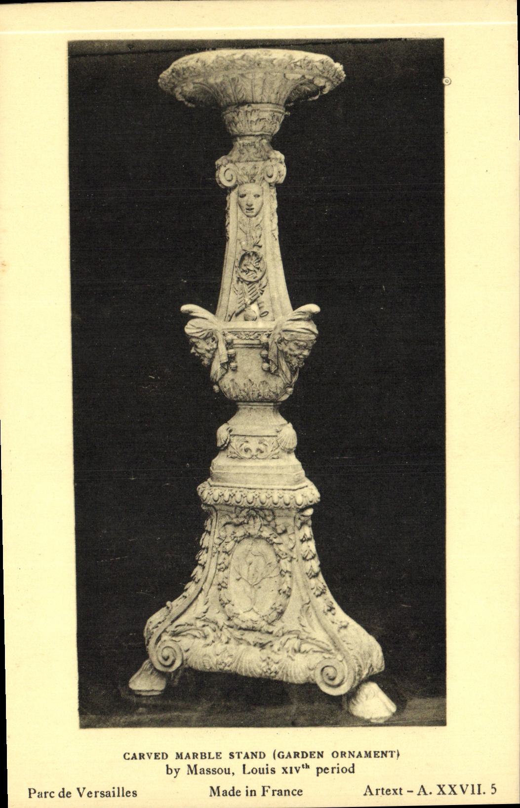 Parc de Versailles — Stand en marbre sculpté, Louis XIV — Arttext - A.XXVII.5