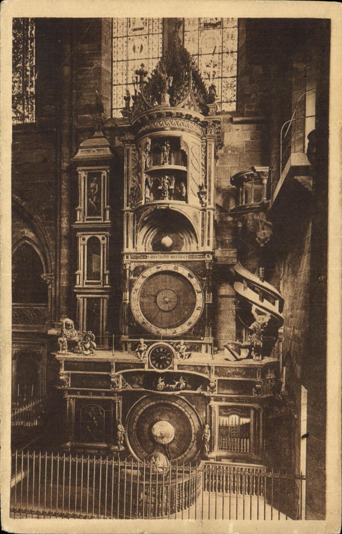 CPA Strasbourg Cathedrale Horloge astronomique