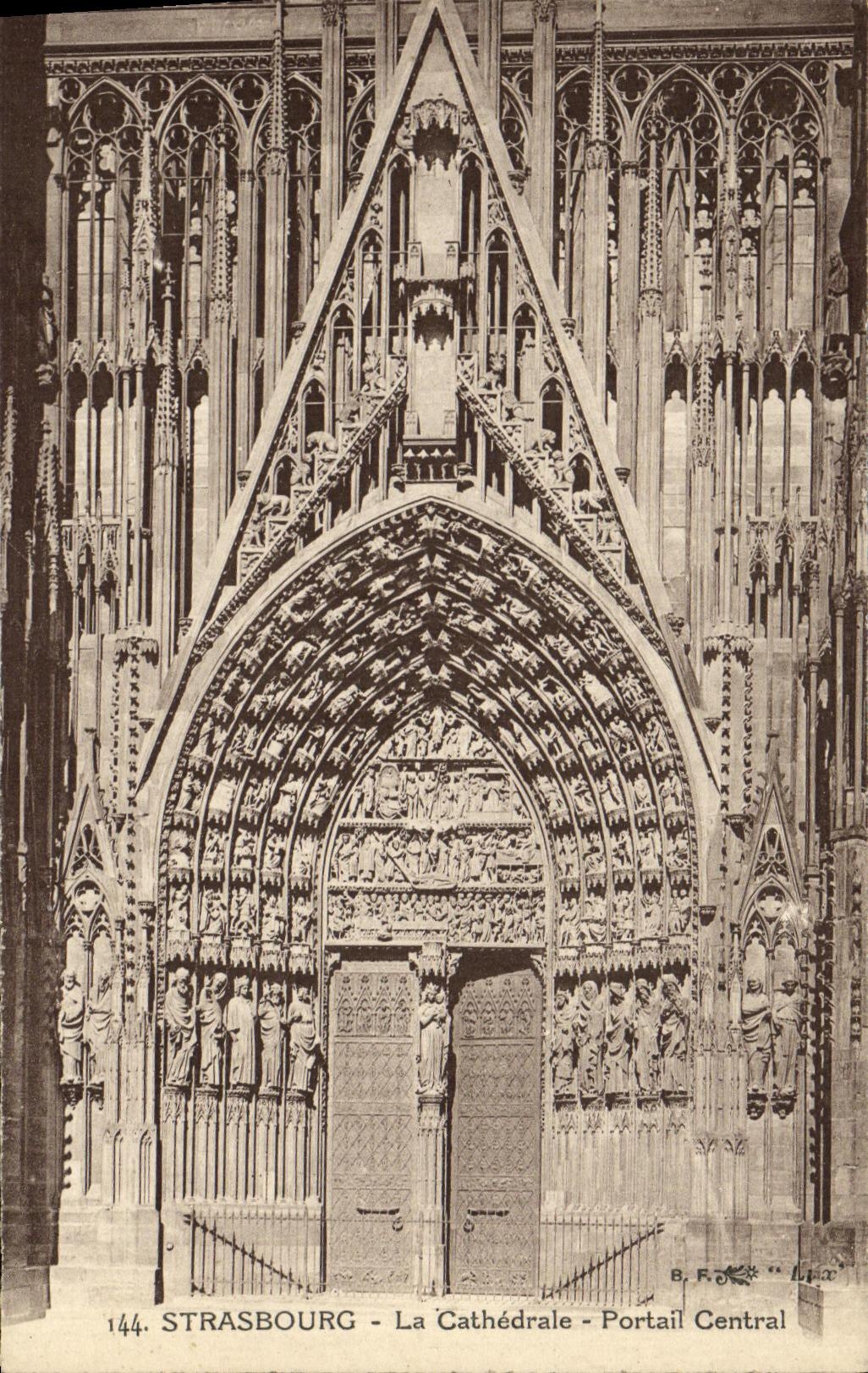 CPA Strassburg La Cathedrale Portail Central