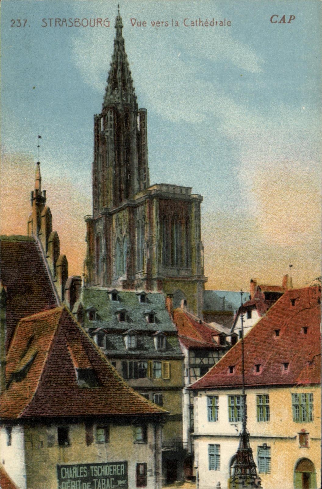CPA Strasbourg vue vers la Cathedrale Charles Tschiderer Debit de Tabac