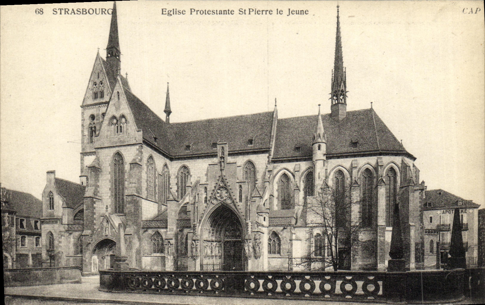 CPA Strasbourg Eglise Protestante St Pierre le Jeune