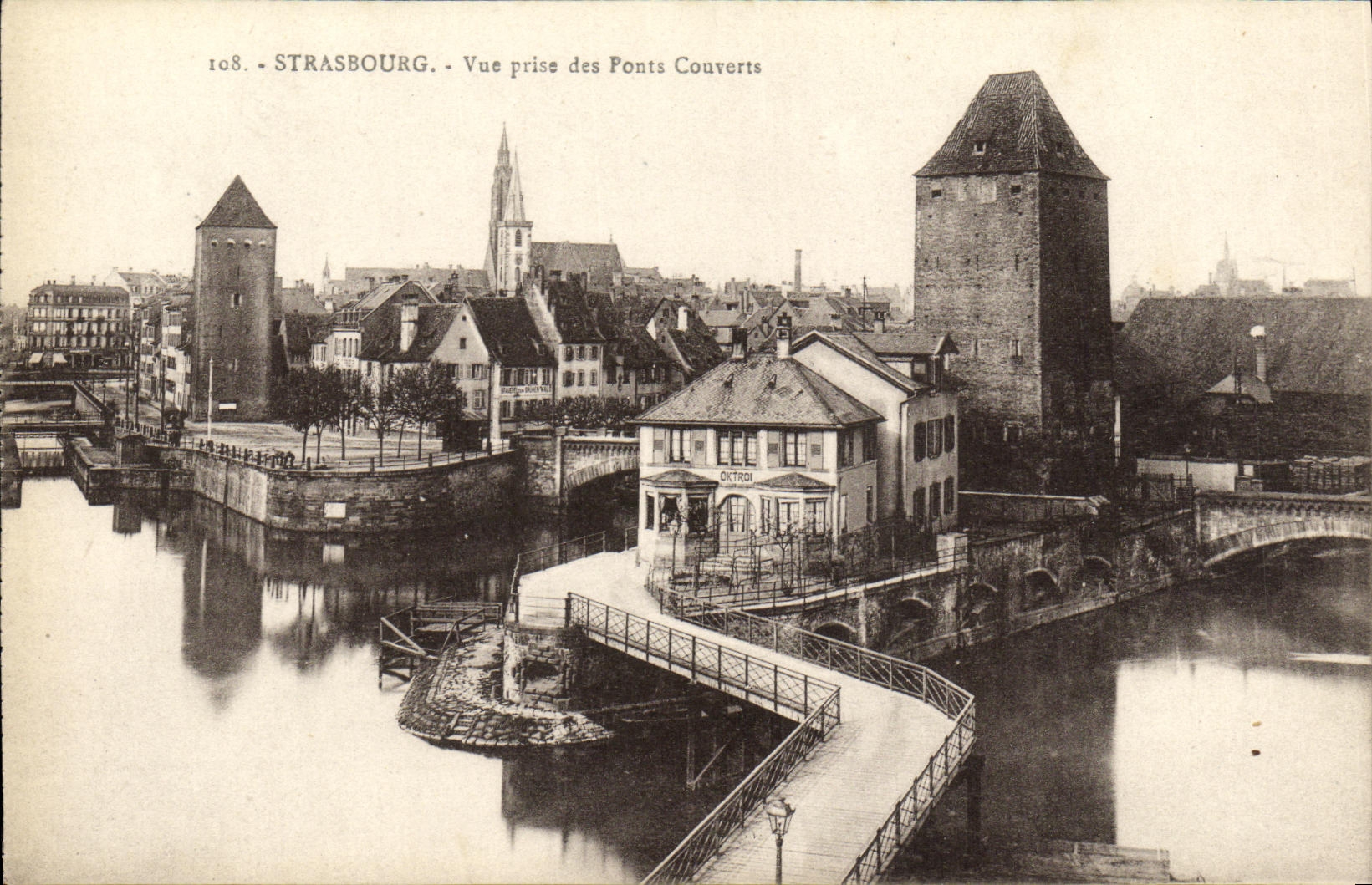 CPA Strasbourg Vue Prise des Ponts Converts
