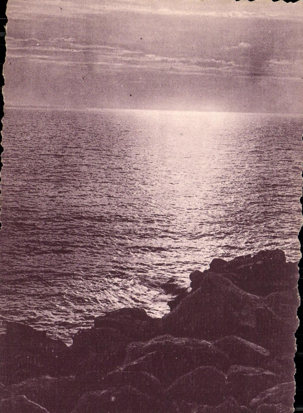 Soleil couchant au Cap Ferrat — Édité par l'Azurone National des Voyages