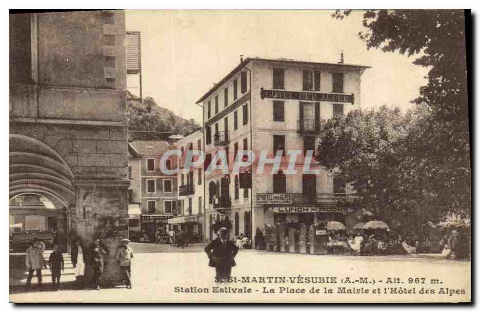 CPA St Martin Vesubie Station Estivale La Place de la Mairie et l Hotel des Alpes