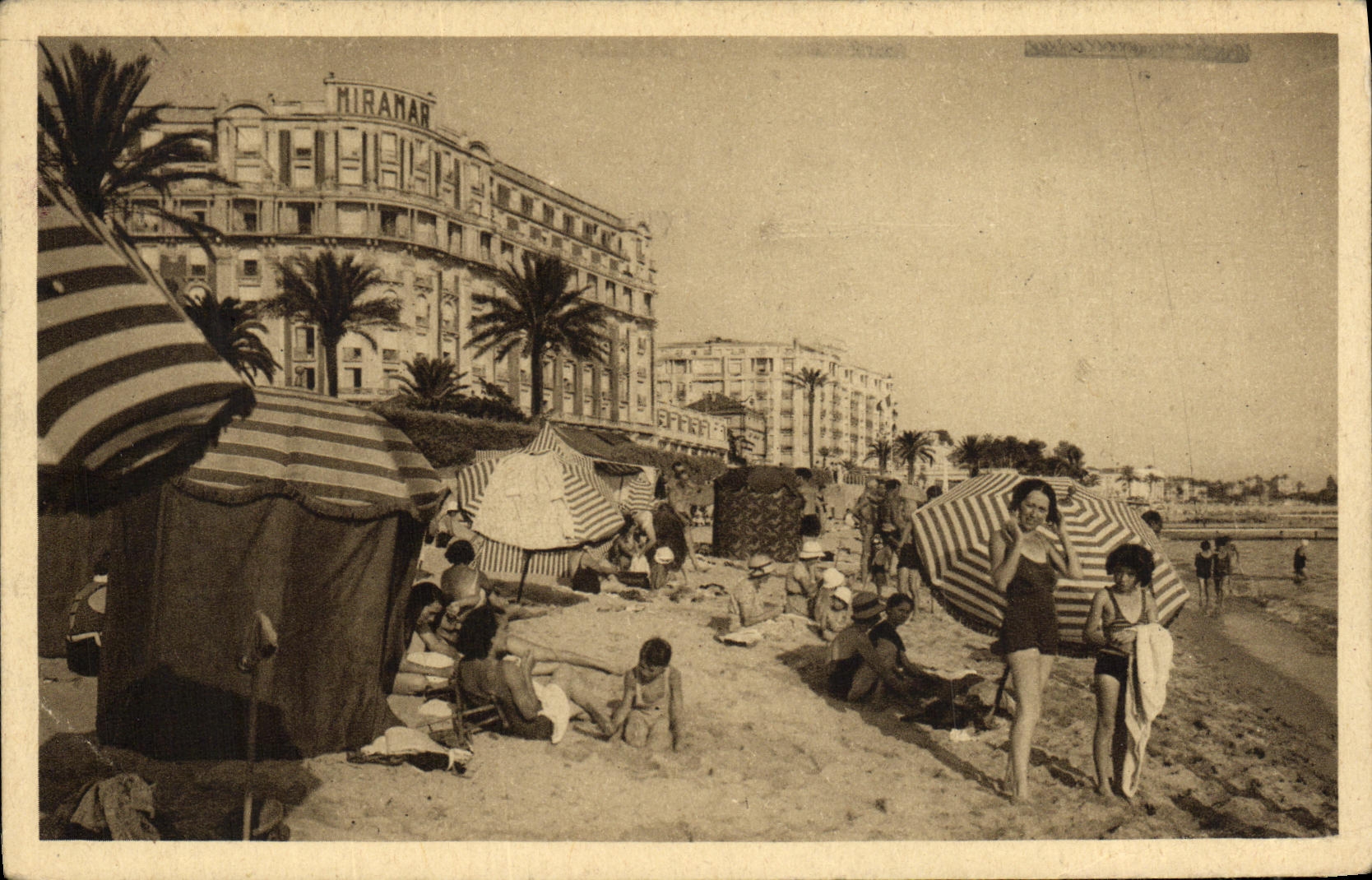 CPA Cannes Le Miramar La Plage