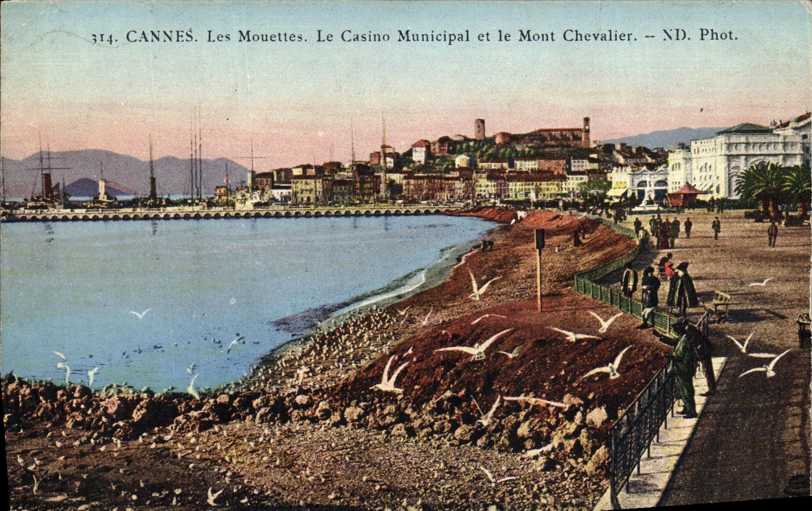 CPA Cannes Les Mouettes Le Casino Municipal et le Mont Chevalier 