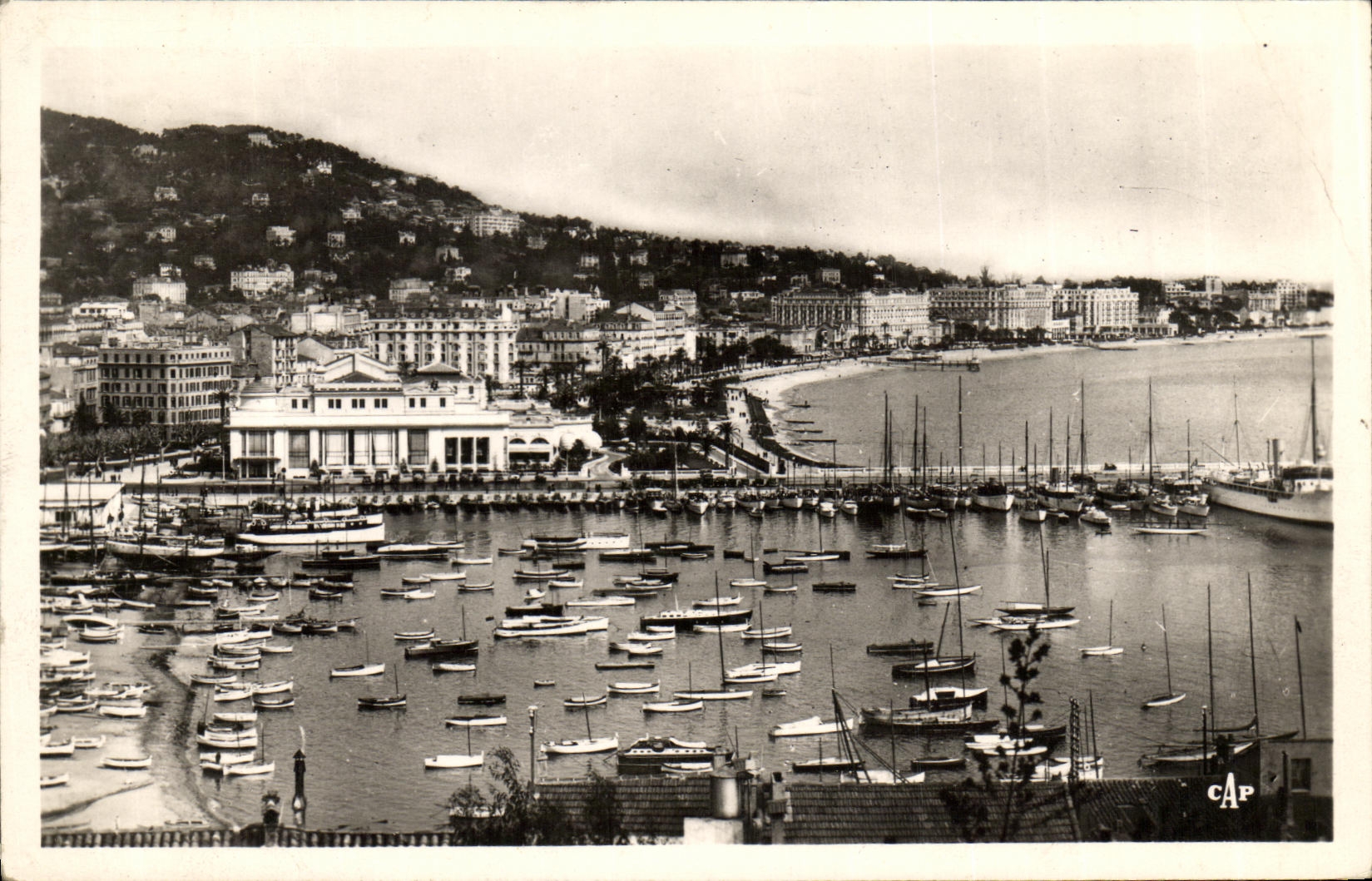 CPA Cannes Vue Generale Bateaux