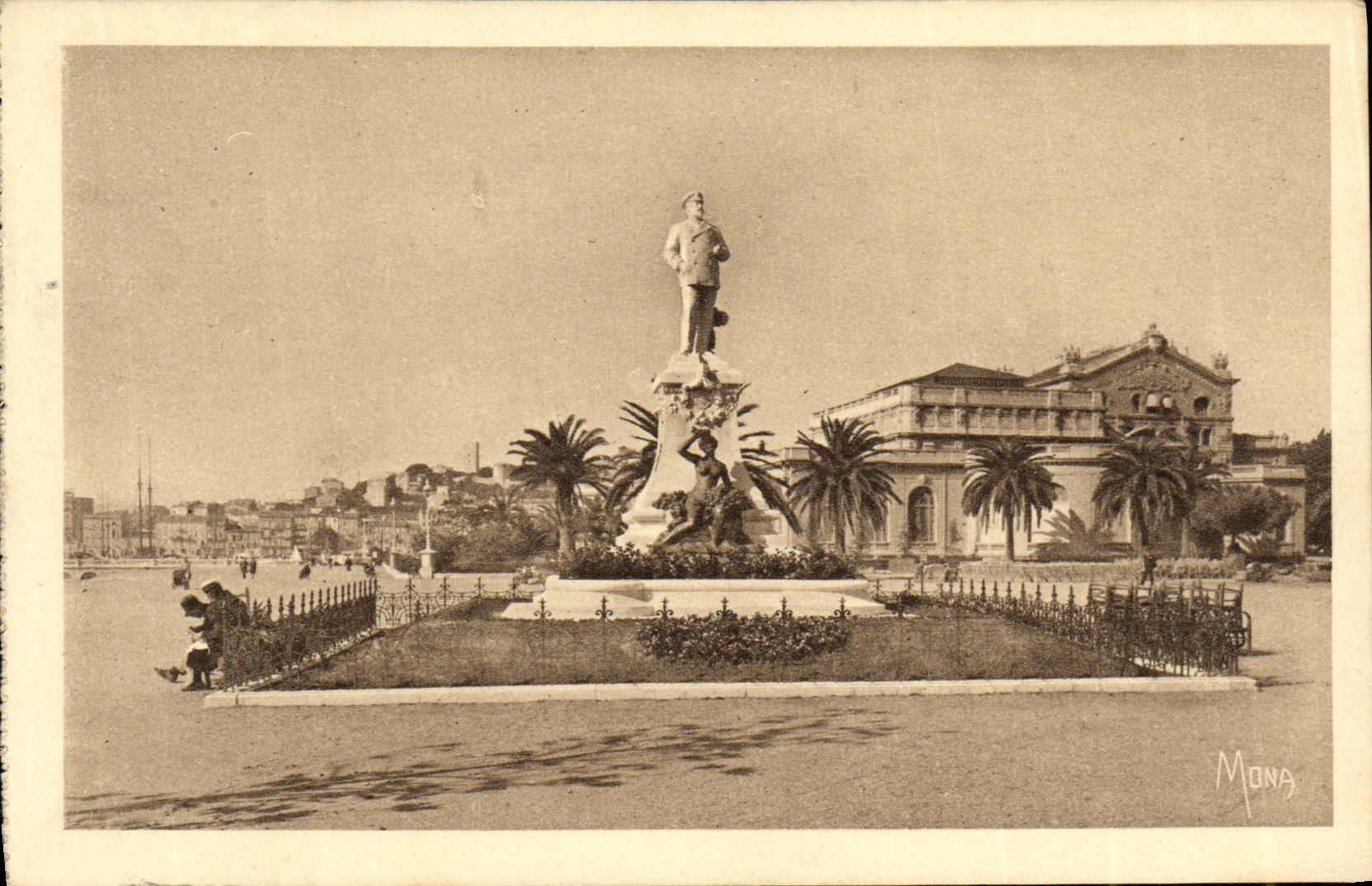 CPA Cannes Le Monument a Edouard VII