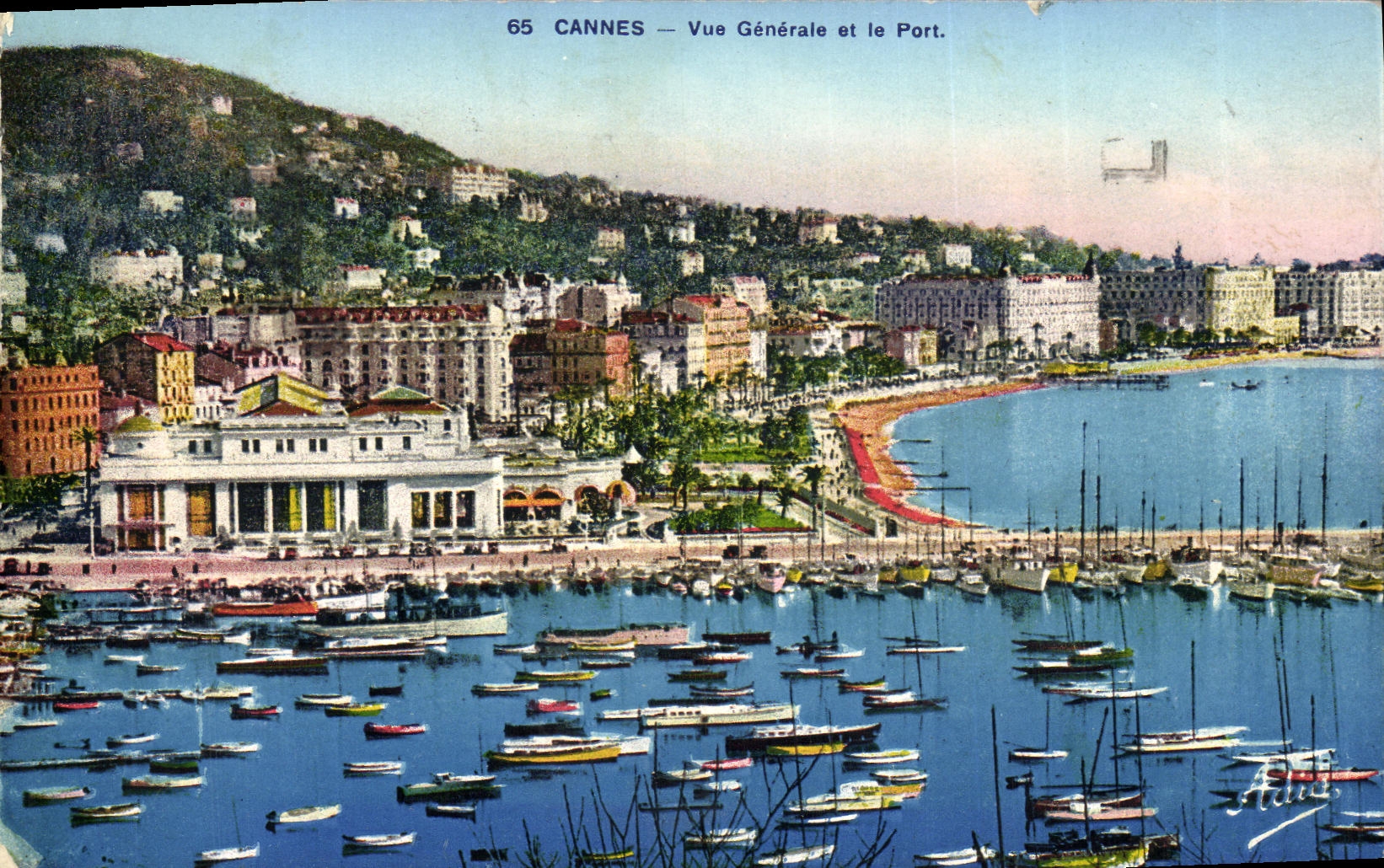 CPA Cannes Vue Generale et Le Port