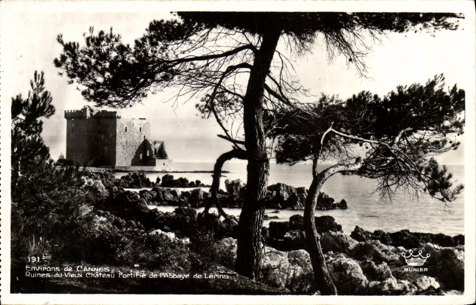 CPA Cannes Ruines du Vieux Chateau Portifie de l Abbaye de Lerins