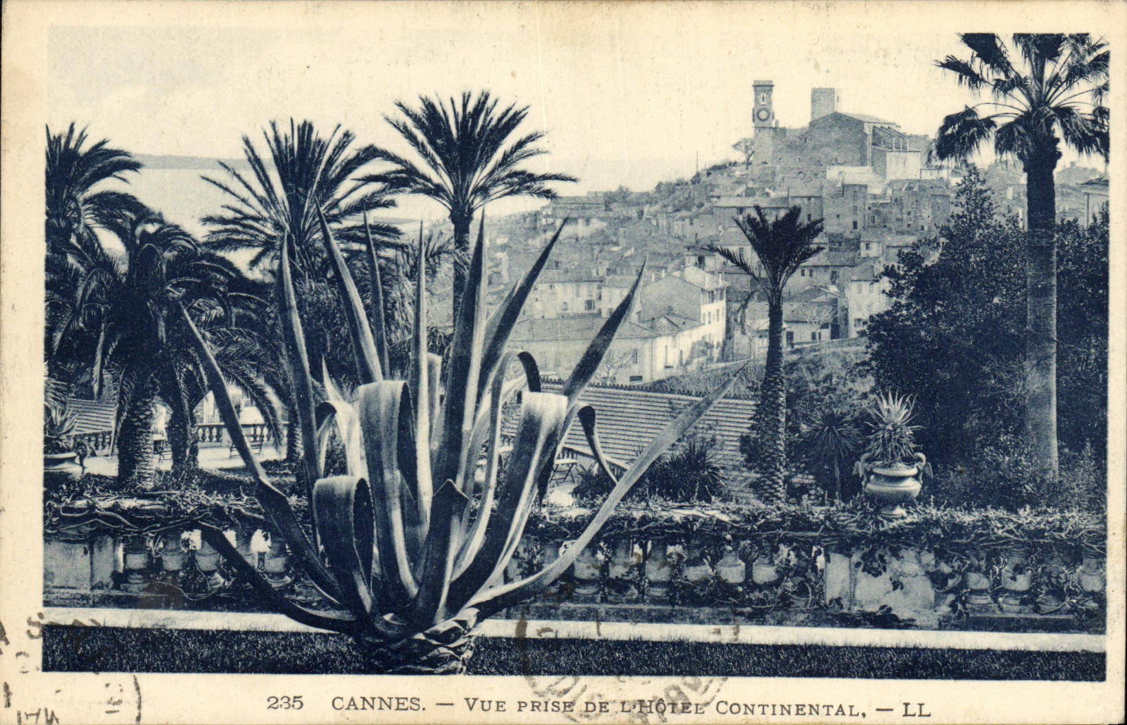 CPA Cannes Vue Prise de L Hotel Continental
