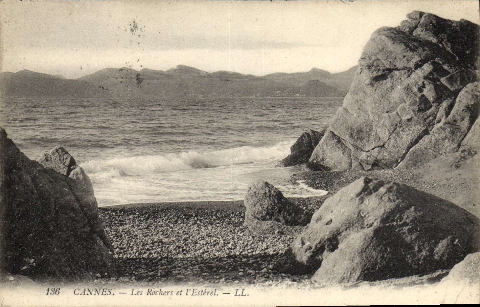 CPA Cannes Les Rochers et l Esterel