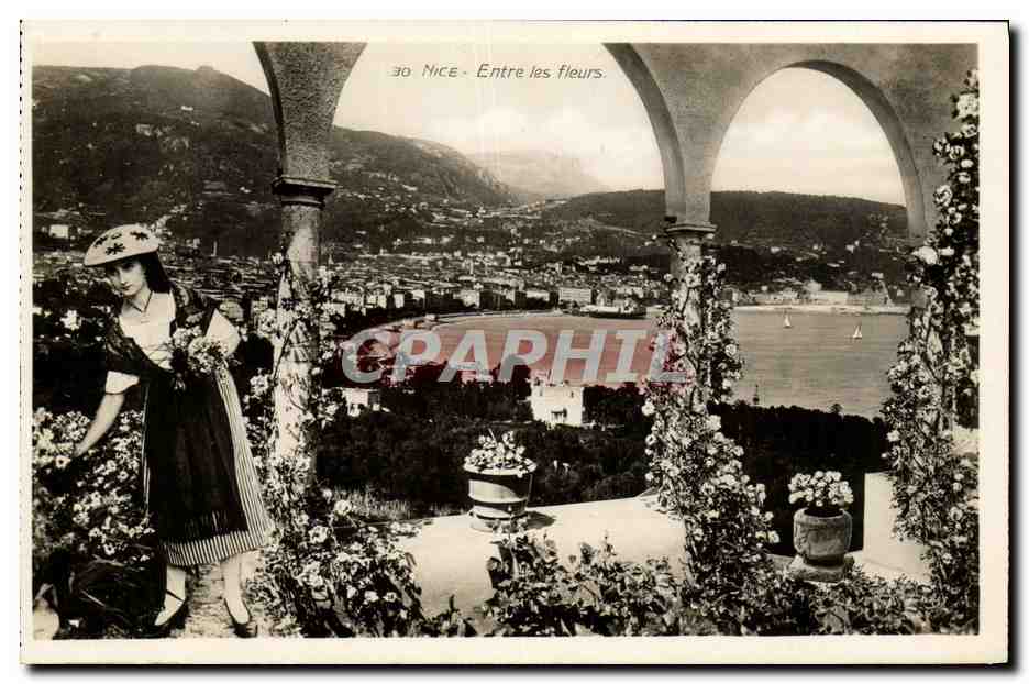 CPA Nice Entre Les Fleurs