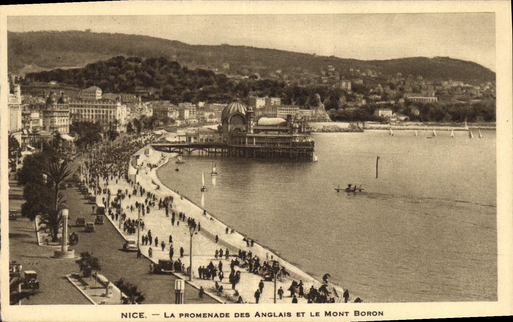 CPA Nice La Promenade Des Anglais Et Le Mont Boron
