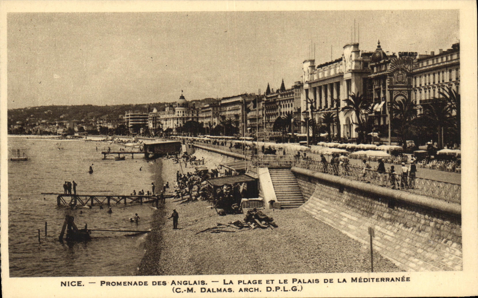 CPA Nice Promenade Des Anglais La Plage Et Le Palais De La Mediterranee
