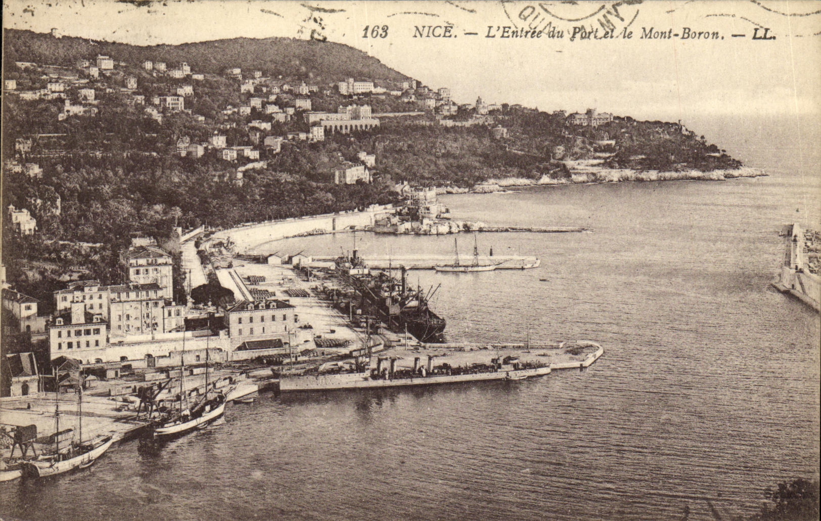 CPA Nice L Entree du Port le Mont Boron Bateaux