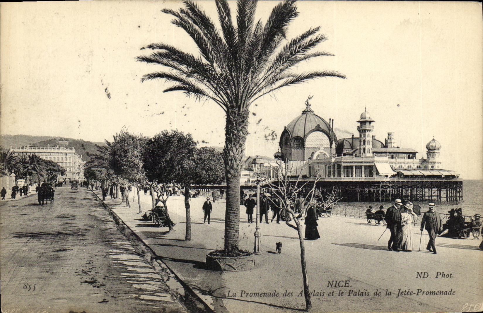 CPA Nice La Promenade des Aiglans et le Palais de la jetee promenade
