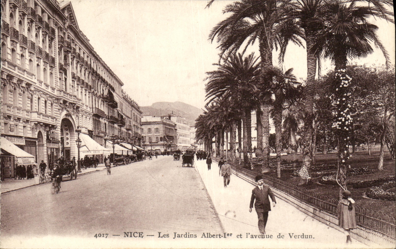 CPA Nice Les Jardims Albert 1er et l avenue de Verdun