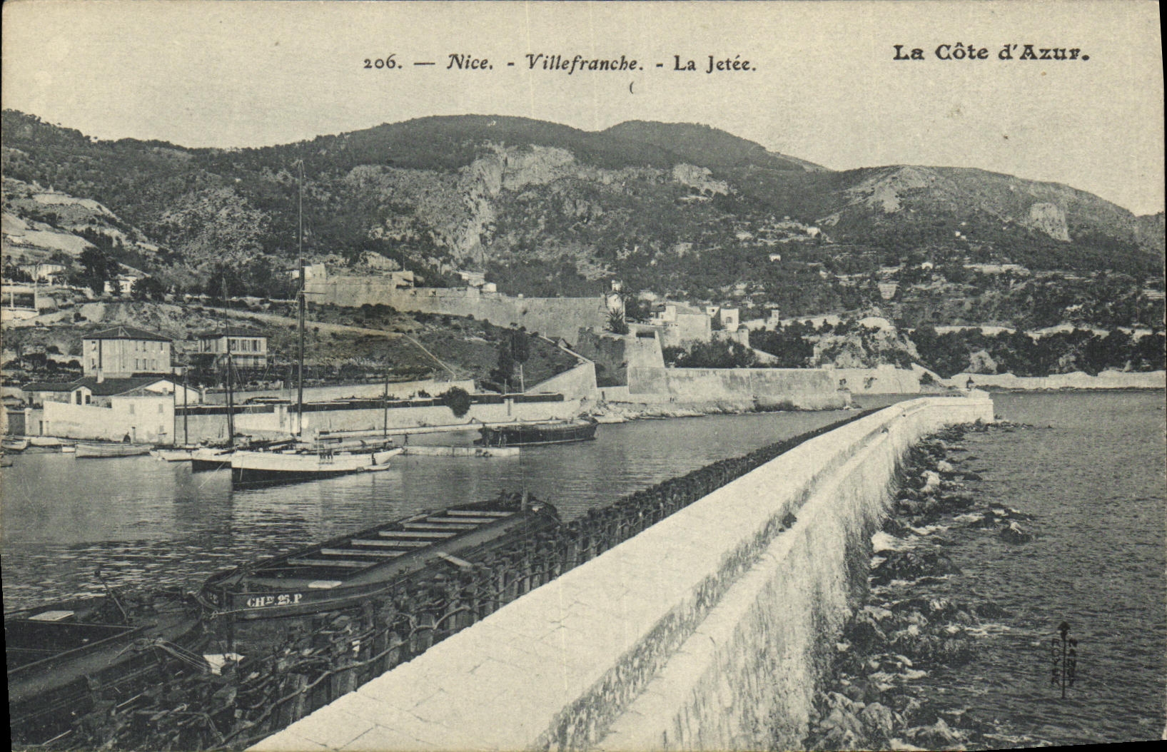 CPA Nice Villefranche La jetee Bateau
