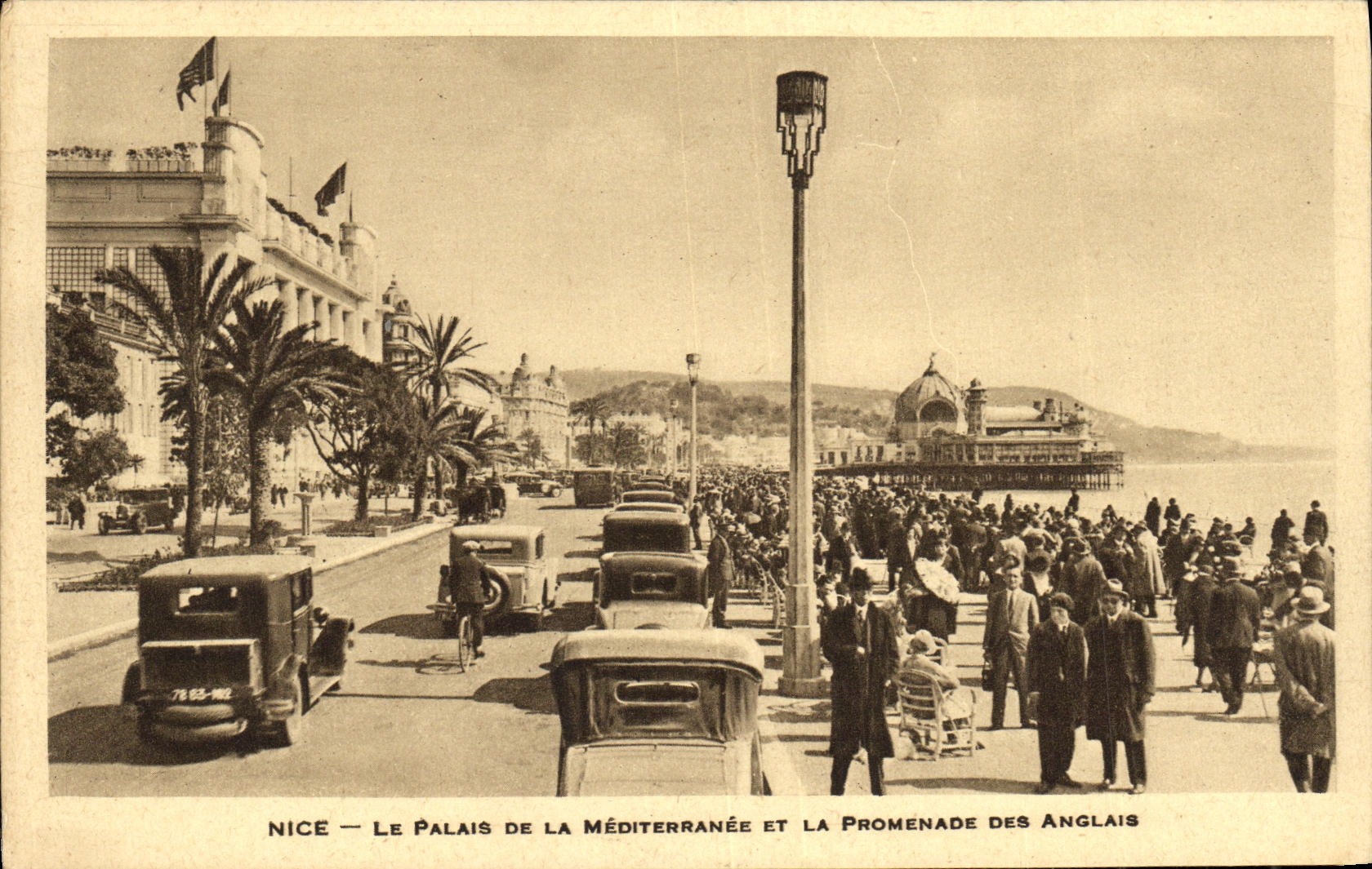 CPA Nice Le Palais De La Mediterranee Et La Promenade Des Anglais