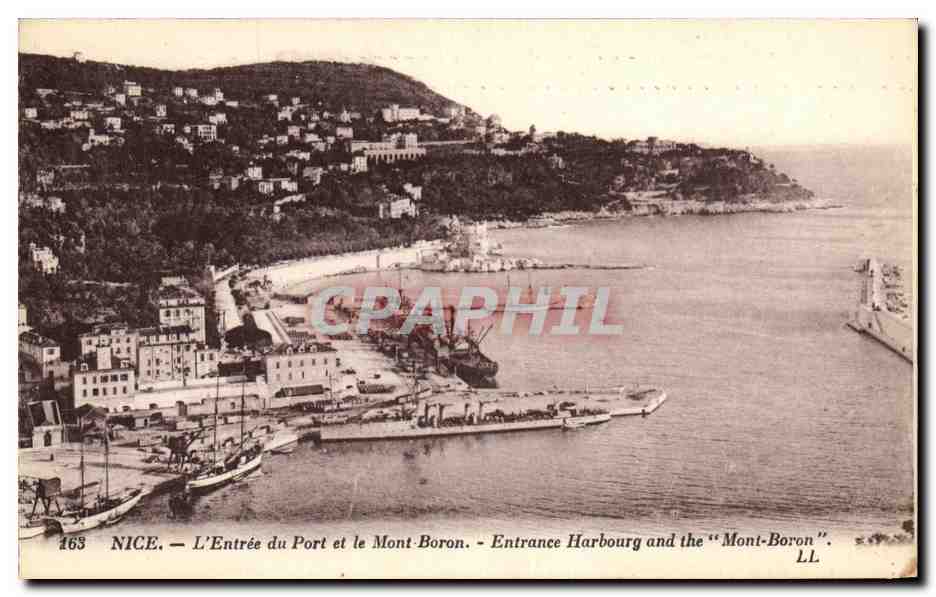 CPA Nice L Entree du Port et le Mont Boron Bateaux 