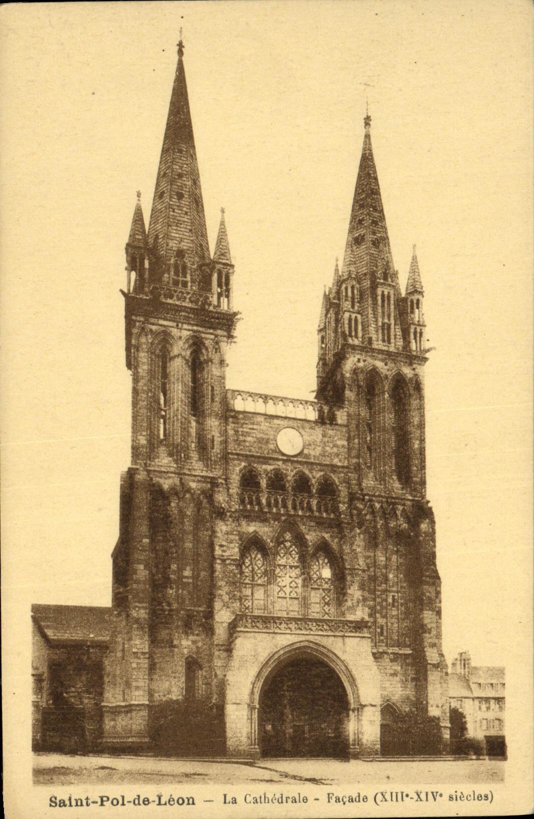 CPA Saint Pol Leon La Cathedrale Facade
