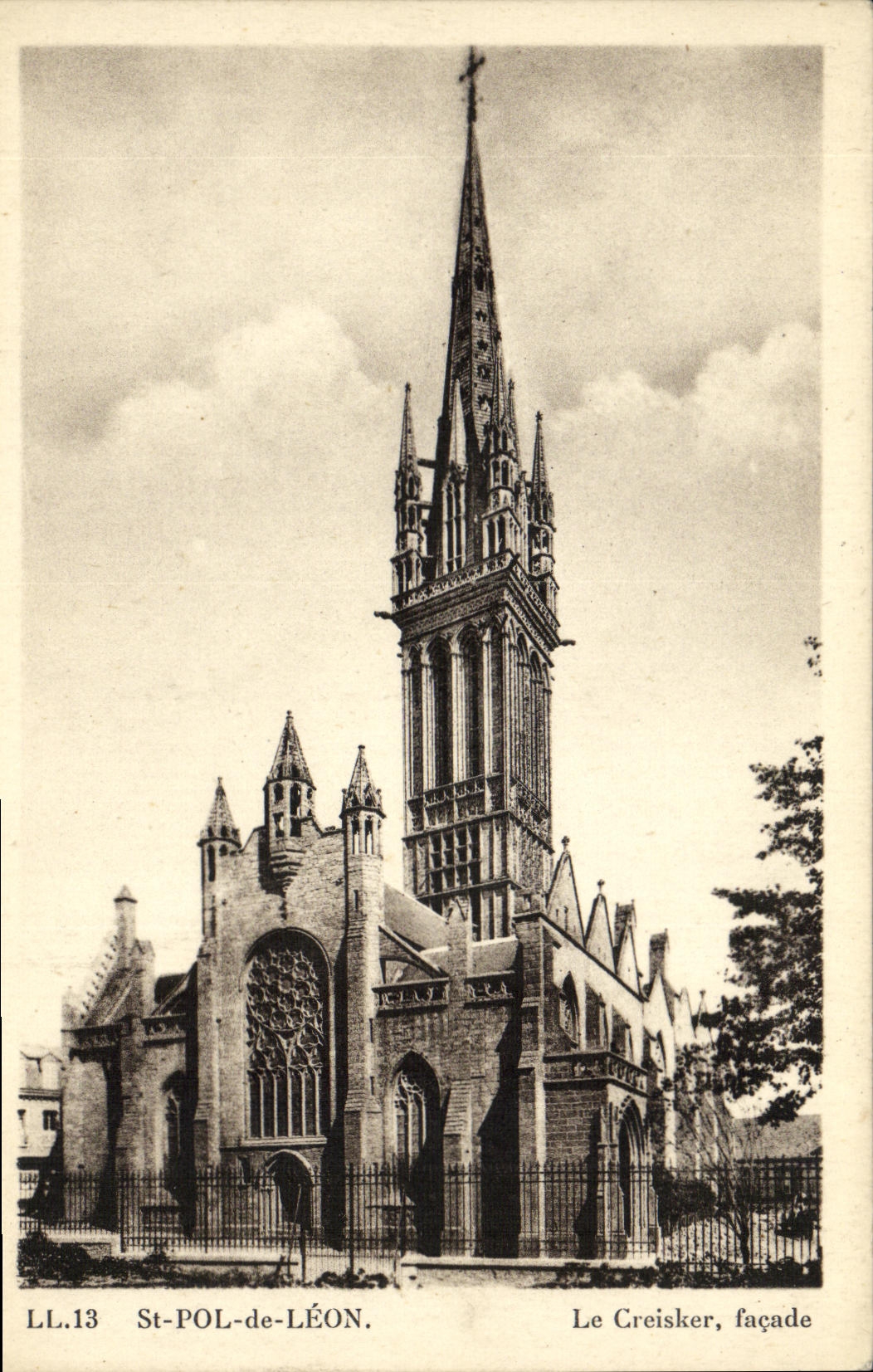 CPA Saint Pol de Leon Le Creisker Facade