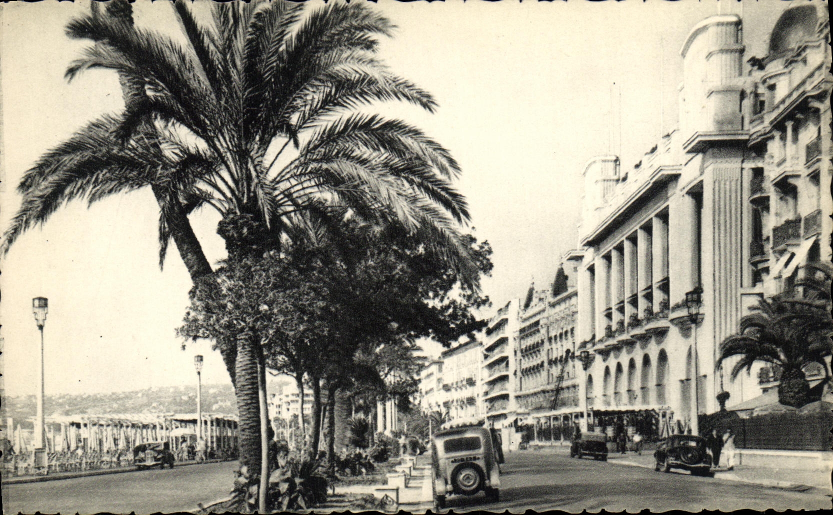 CPA Nice Promenade des Anglais Palais de la Mediterranee