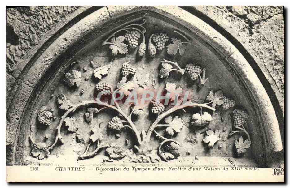 Chartres — Décoration du tympan d'une fenêtre d'une maison du XIIIe siècle — ND Phot.